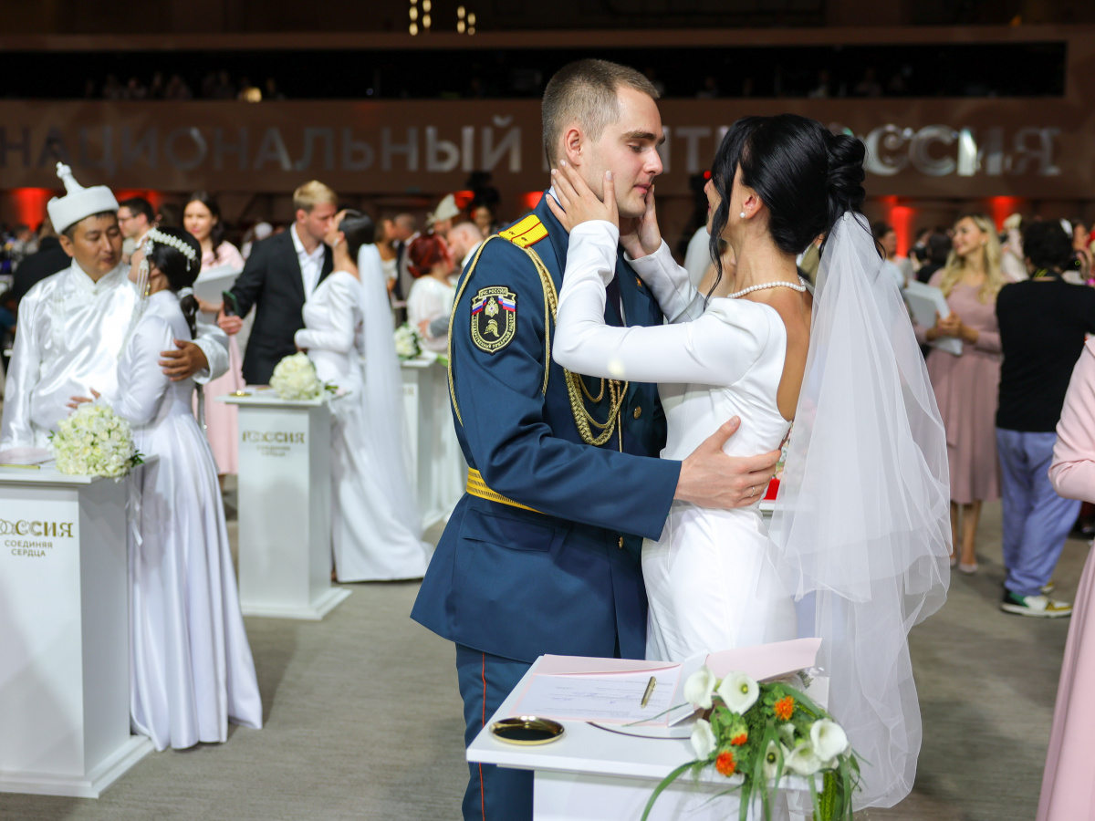 Торжество искренней любви и всенародного единства