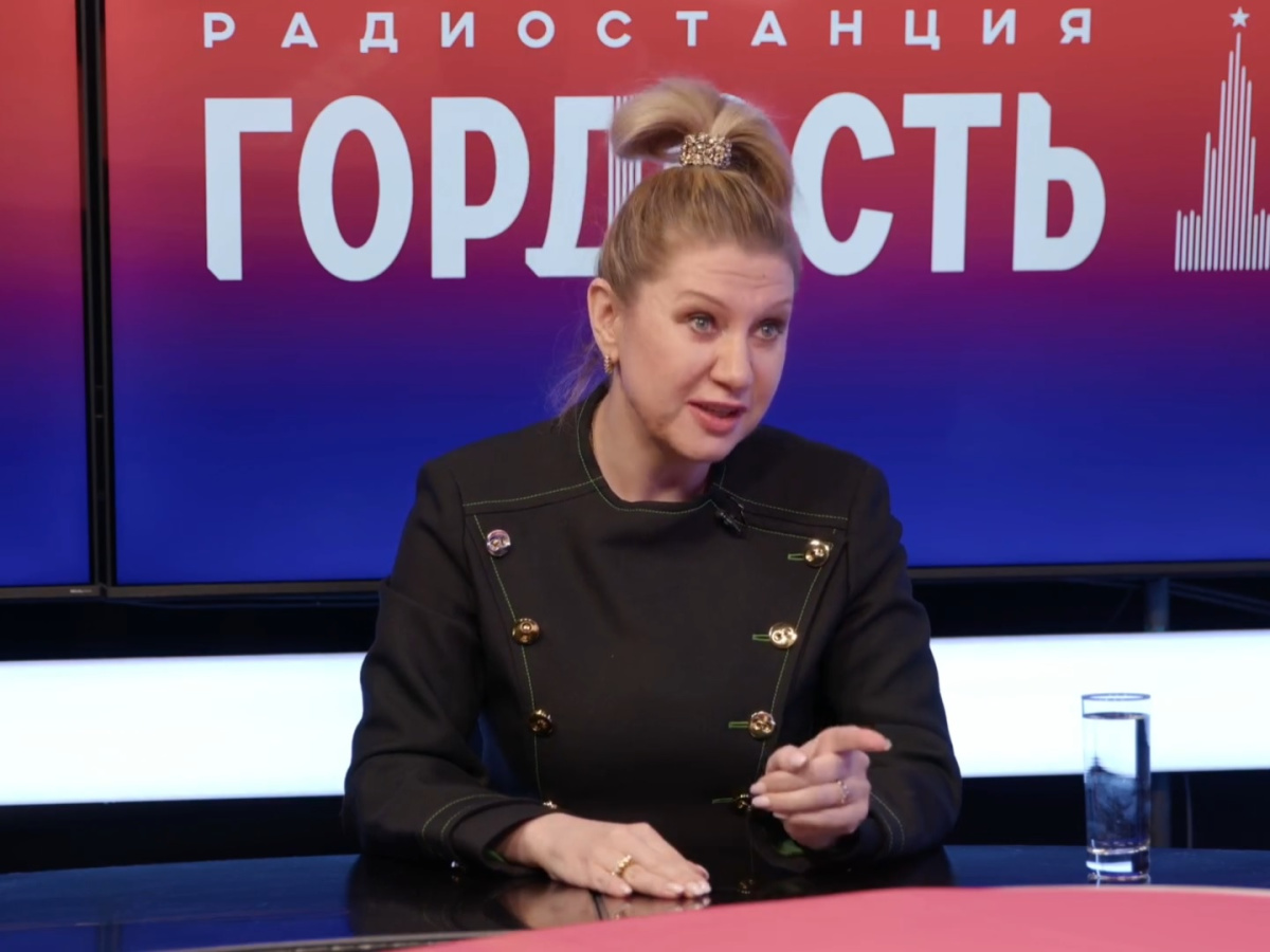 «Здесь все свои»: в студии радио Гордость Алина Бородаева